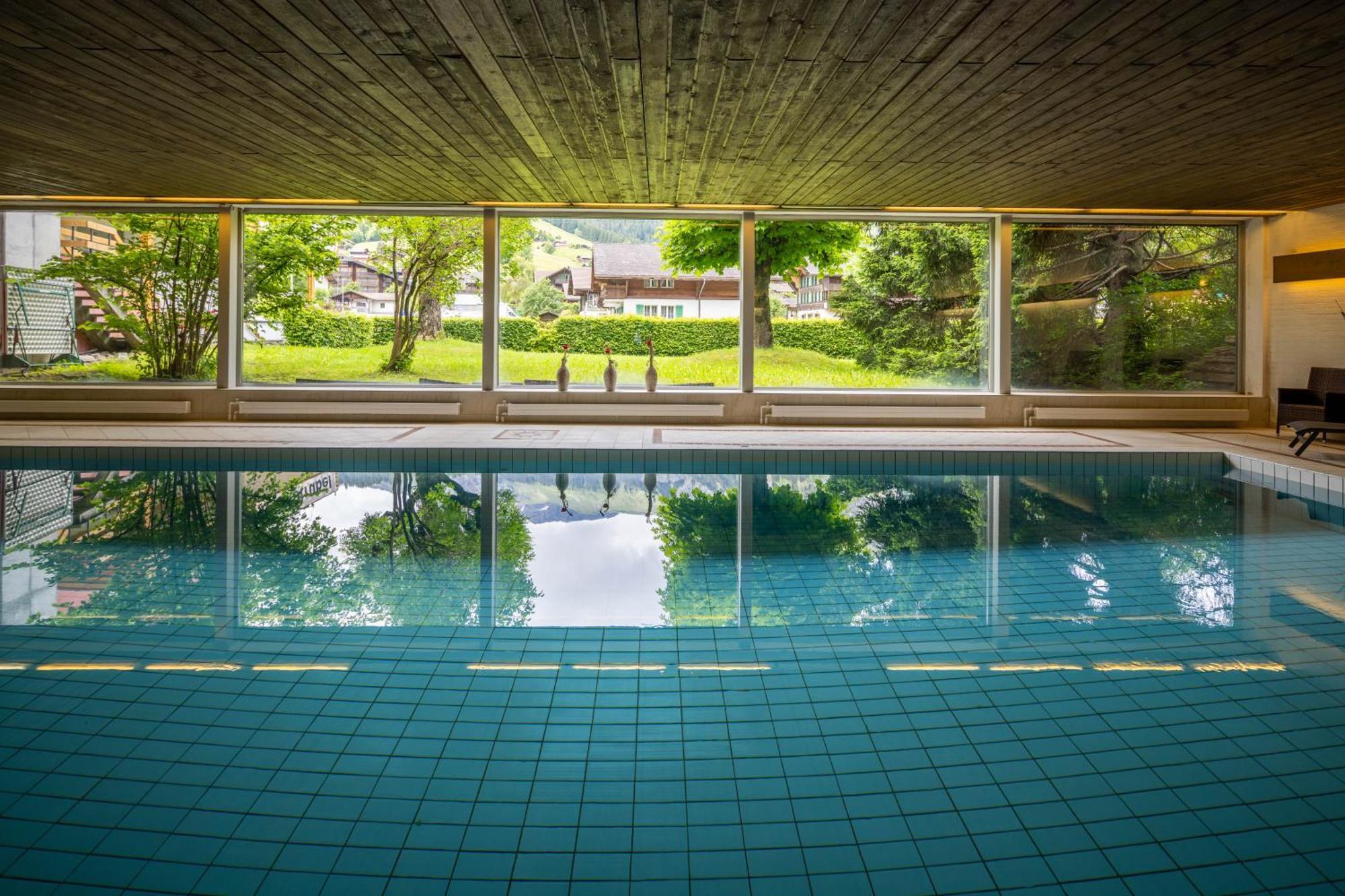 Sporthotel Wildstrubel Lenk Buitenkant foto