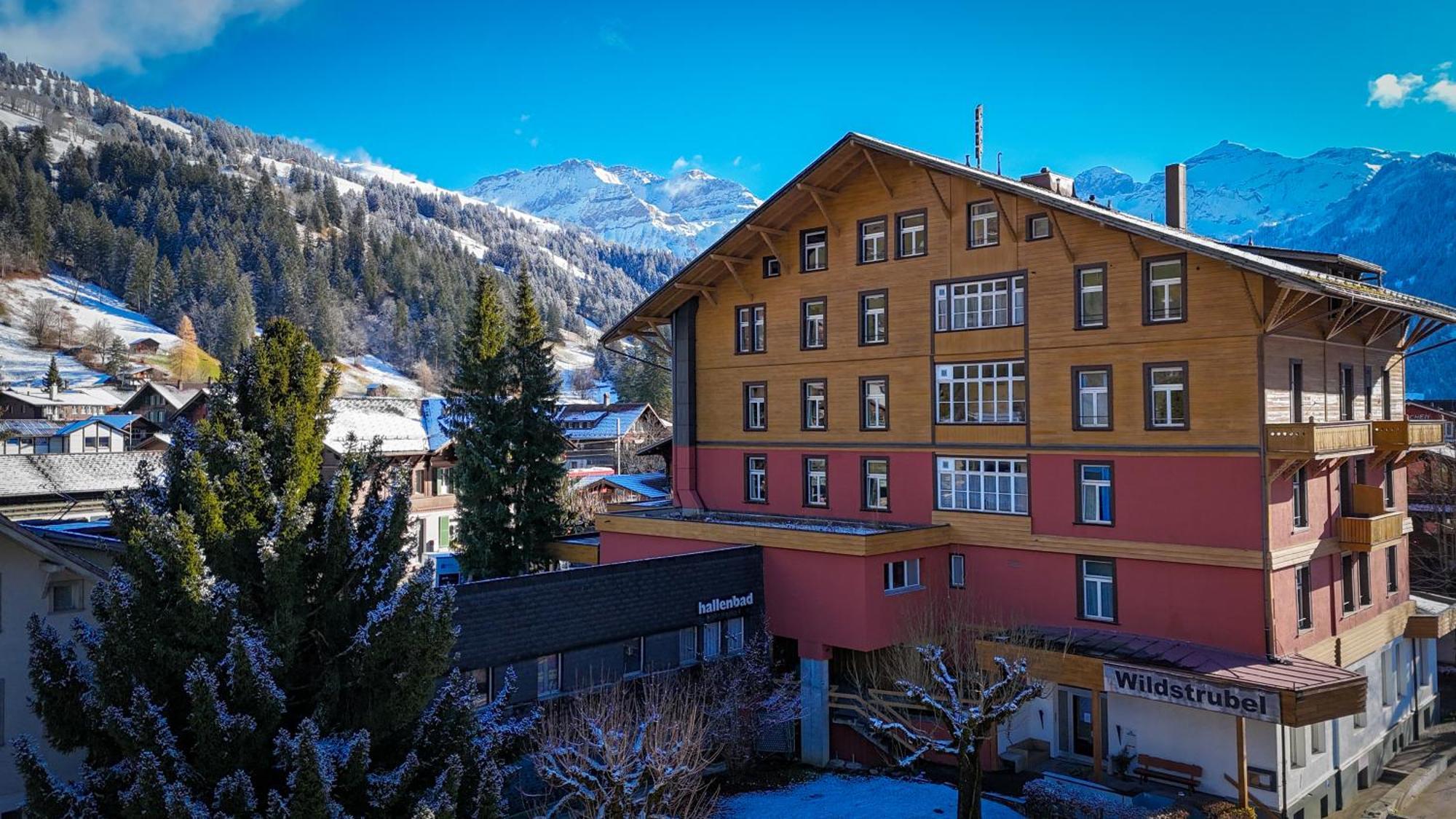 Sporthotel Wildstrubel Lenk Buitenkant foto